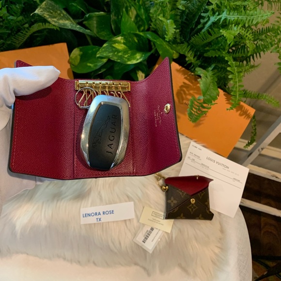 ✨🥀✨Louis Vuitton 6 ring Key chain Fuchsia - Picture 5 of 16